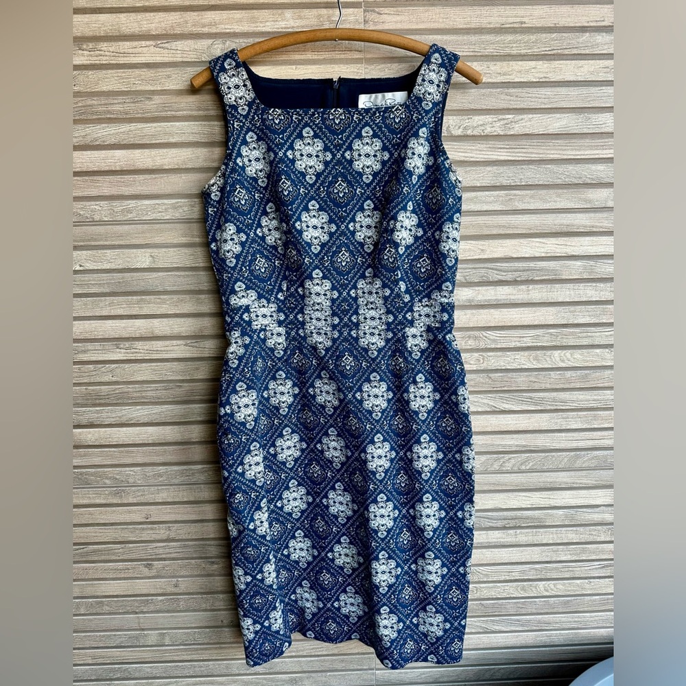 Oscar de la Renta Navy & White Medallion Sheath Dress Size 8